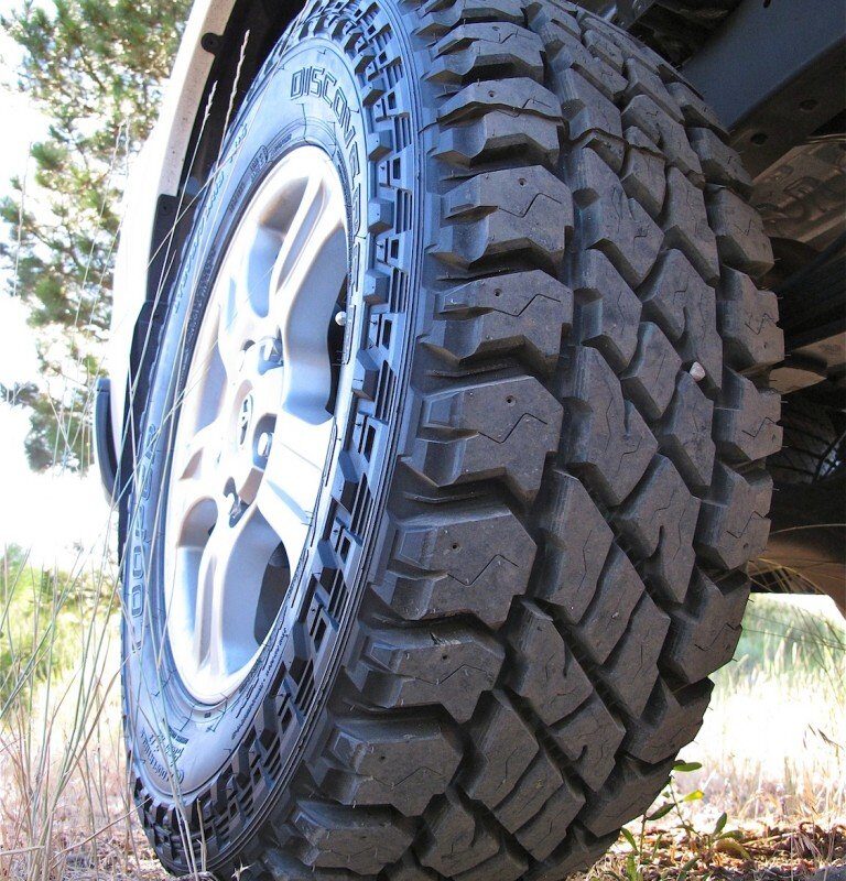NEUMATICO COOPER DISCOVERER ST MAXX 28570 R17 6 768x800