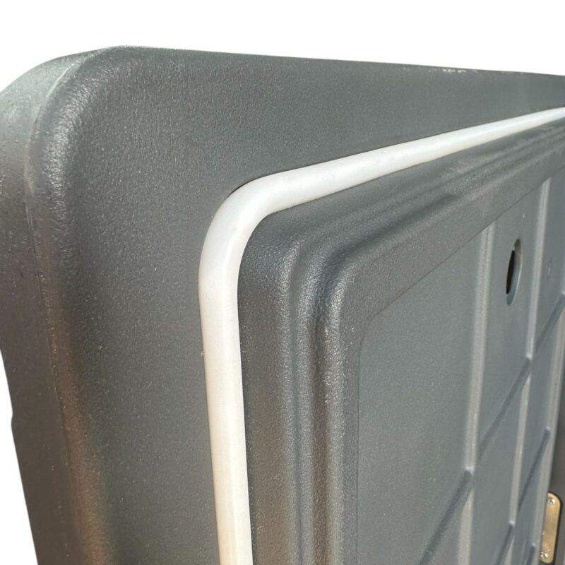 Contenedor Isotermico BL150 4 WhatsApp Image 2025 03 06 At 13.25.10 800x800